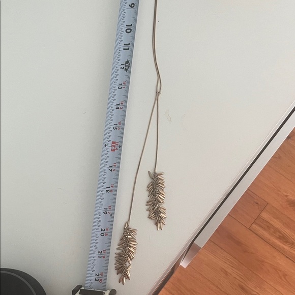 Golden Necklace - Picture 4 of 7